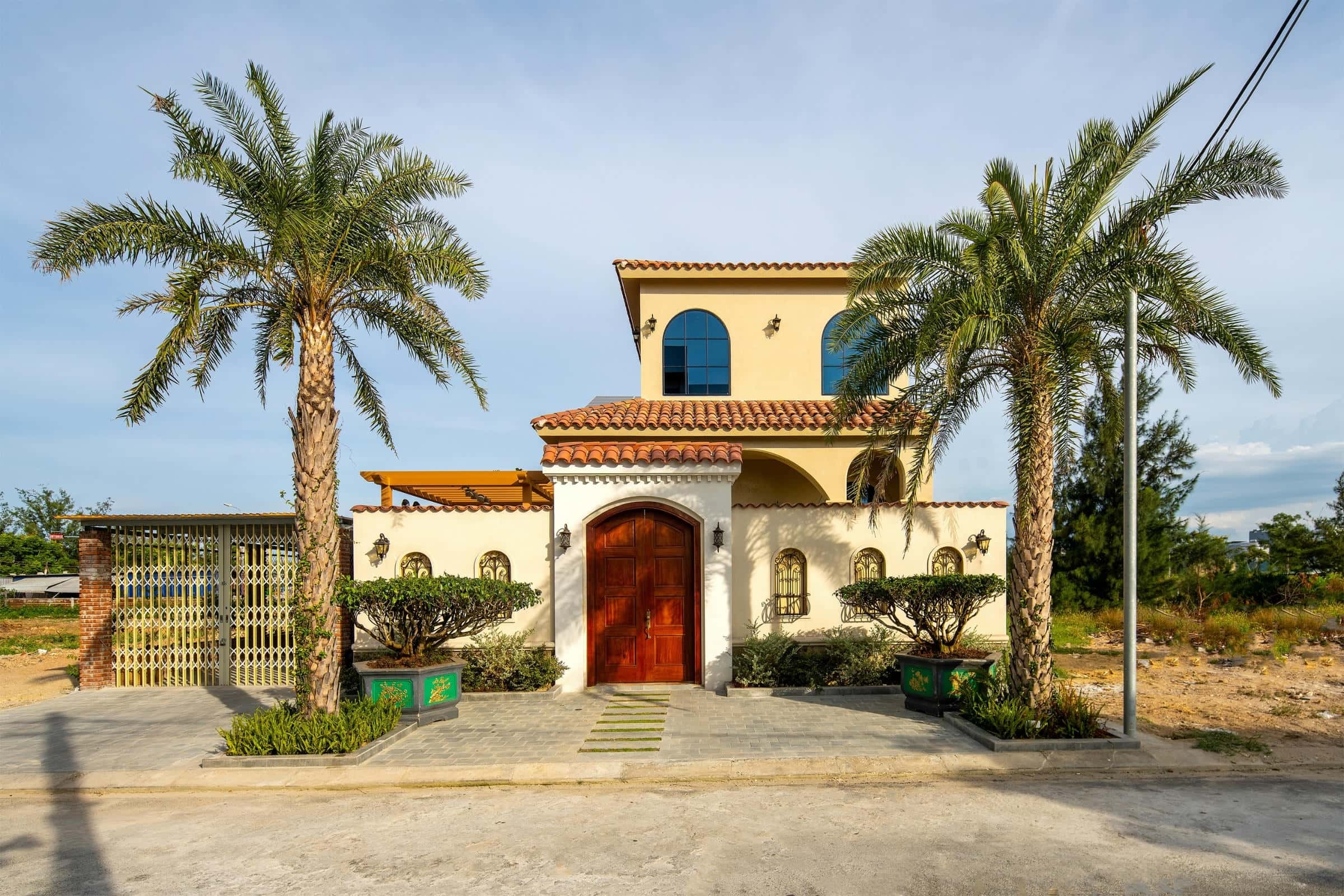 Thiết Kế Và Thi Công Trọn Gói Biệt Thự Phong Cách Đồng Quê L'Villa - 1