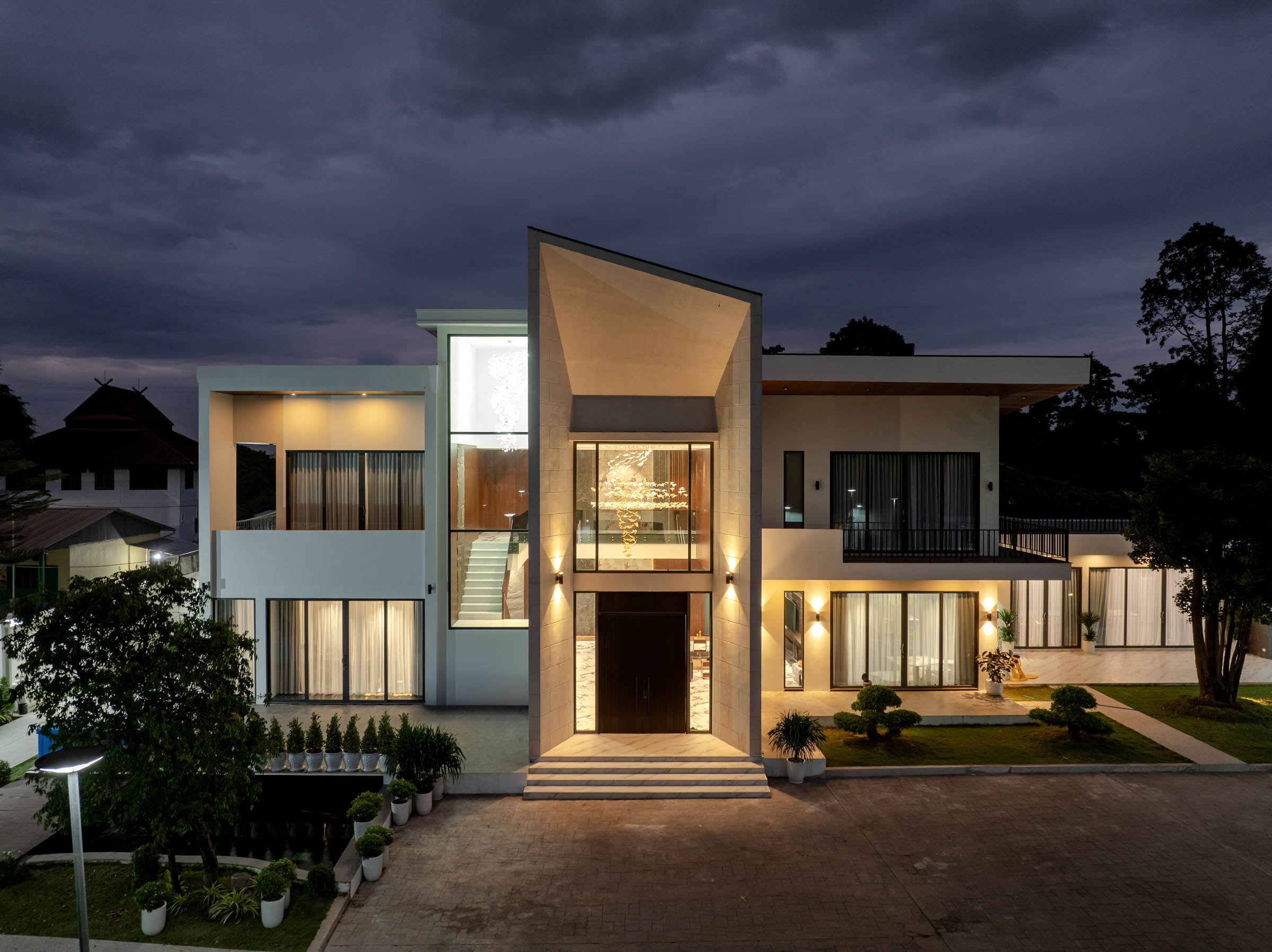 Thiết Kế Và Thi Công Trọn Gói Biệt Thự Hiện Đại Sang Trọng Gia Khiêm Villa